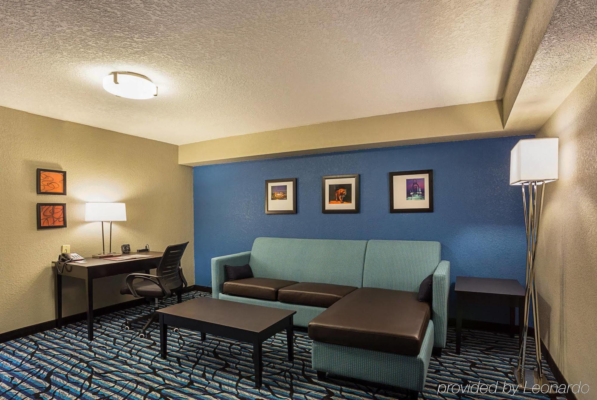 Comfort Suites University Baton Rouge Exterior photo