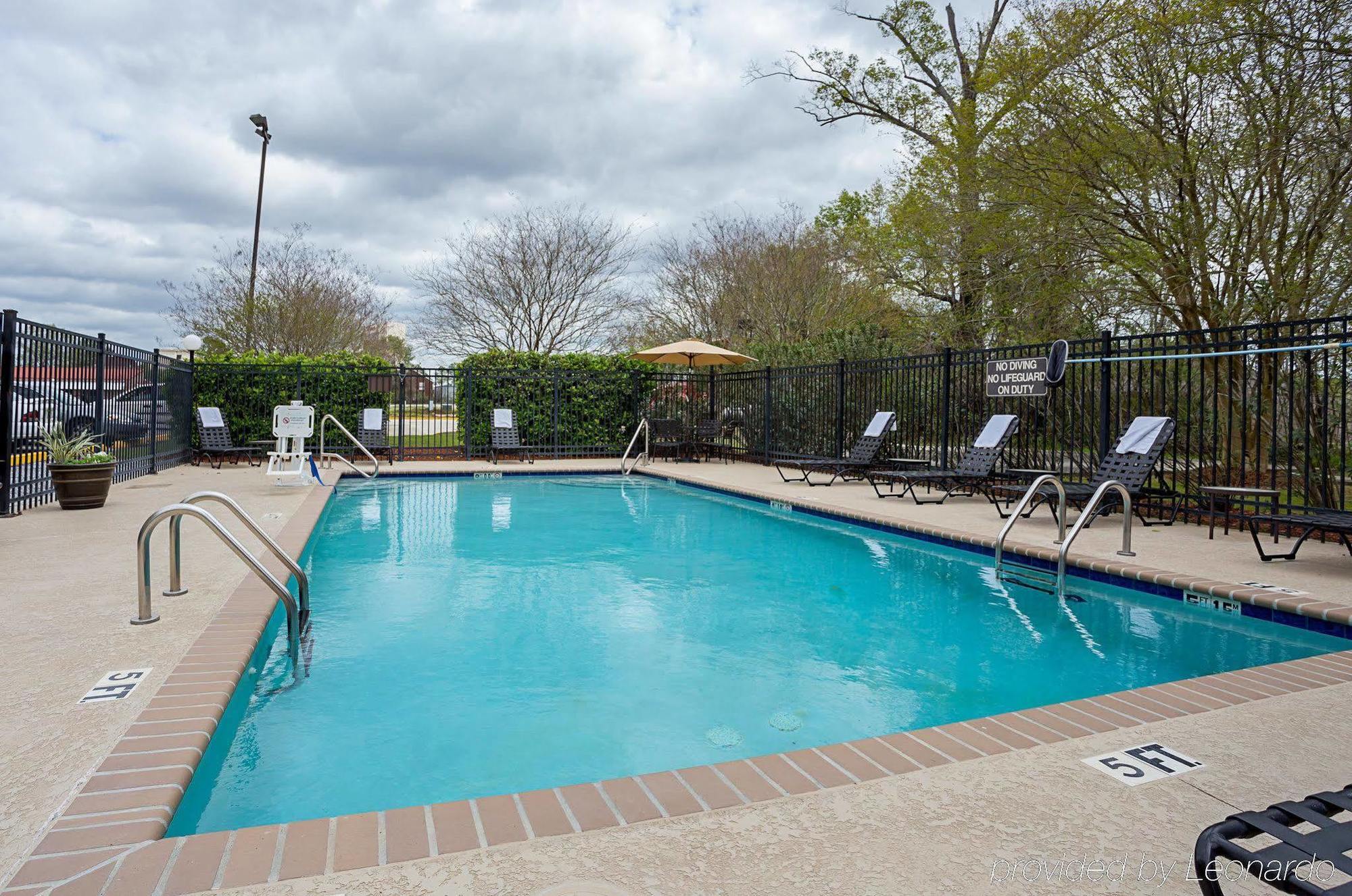 Comfort Suites University Baton Rouge Exterior photo
